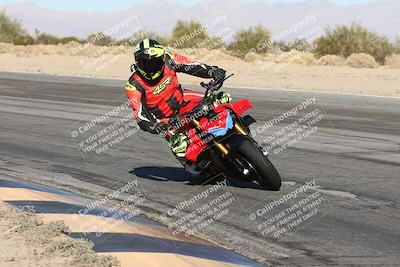media/Dec-01-2025-Moto Forza (Mon) [[2daa91e15f]]/2-Intermediate Group/Session 4 (Turn 10 Inside)/